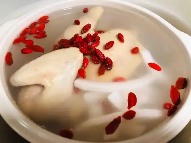 椰子炖鸡汤,椰子炖鸡汤的家常做法 - 美食杰椰子炖鸡汤做法大全