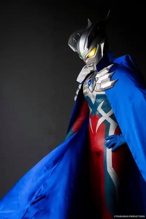 赛罗奥特曼披风形态官方皮套写真 假面骑士build:这姿势很眼熟_腾讯