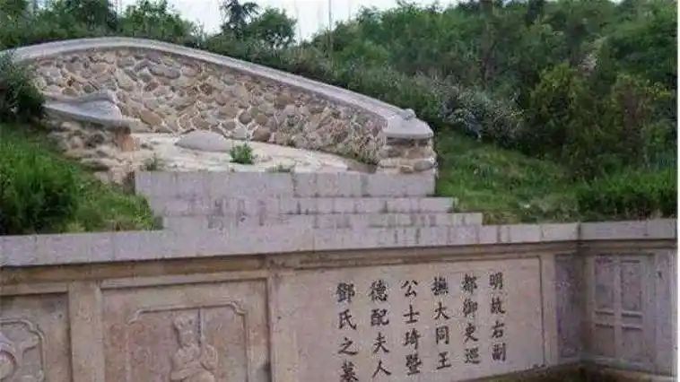 原创河南发现一座普通墓穴专家考古论证后这是吕布陵墓