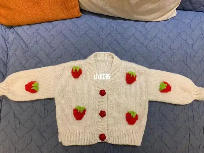 儿童棒针草莓毛衣