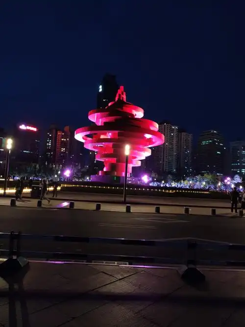 第五站:夜景五四广场