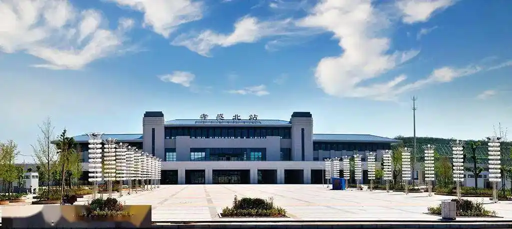 也是大家感慨的车站孝感北站于2012年9月投入使用虽然名为"孝感北站