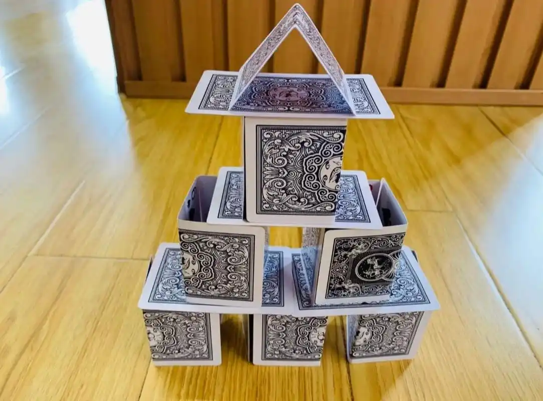 建构区环创|好玩的扑克牌