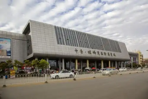 昆明螺蛳湾婚纱批发在哪个区?高分,答对追加100分