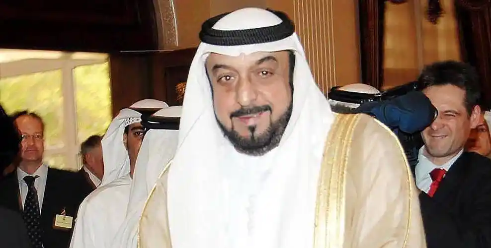 曼苏尔的全名,是曼苏尔-本-扎耶德-阿勒纳哈扬,而他的父亲扎耶德-本