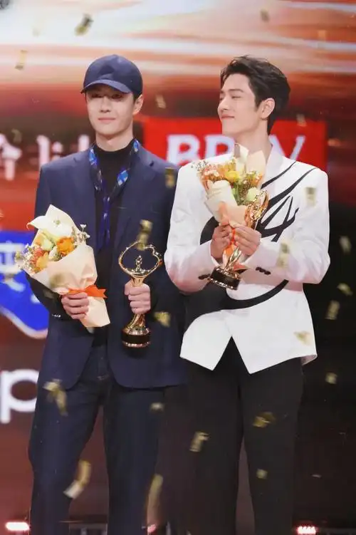 同是逆袭顶流,王一博和肖战资源对比,差距一目了然