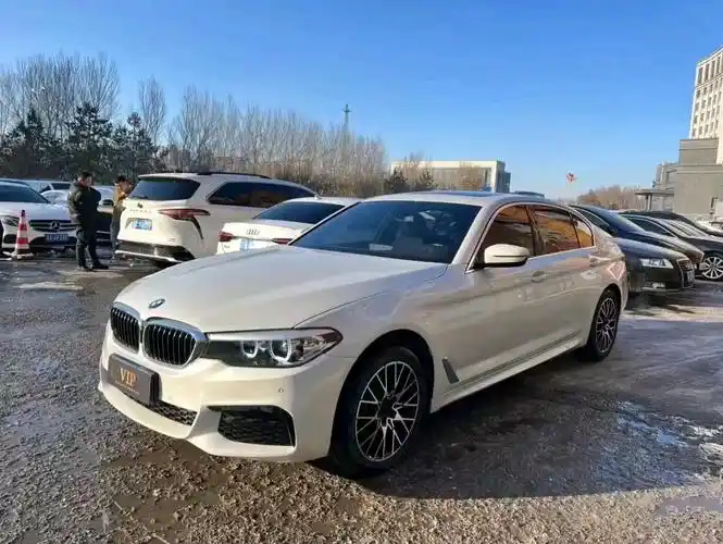 2020年宝马525li m运动套 3万多公里 全款价格26.8万!