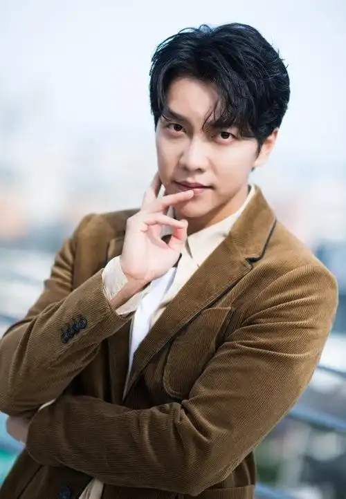 李升基电视剧宣传照