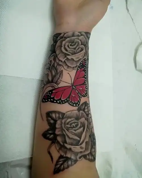 桑先生小臂玫瑰蝴蝶纹身图案