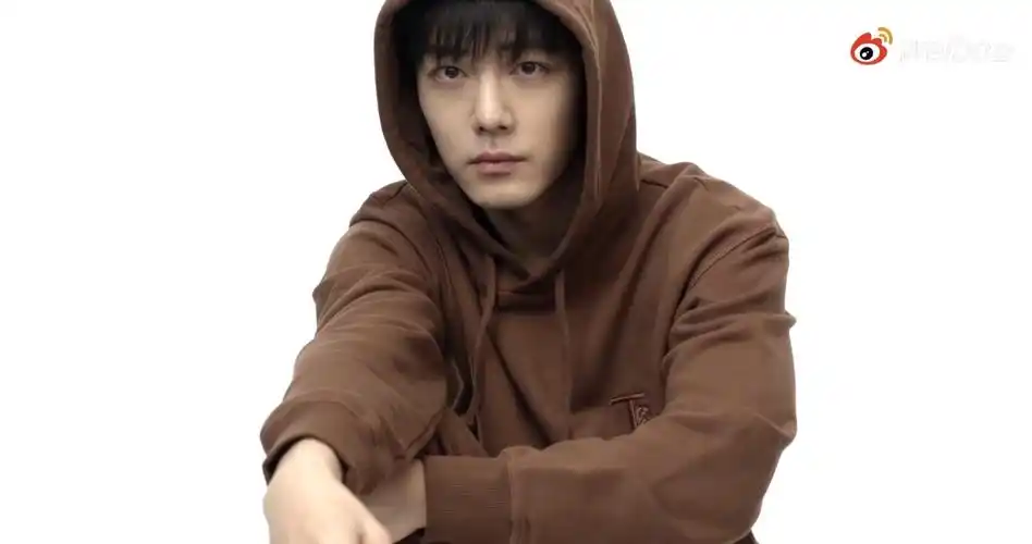 【肖战杂志封面】20230403肖战时尚先生四月刊封面!