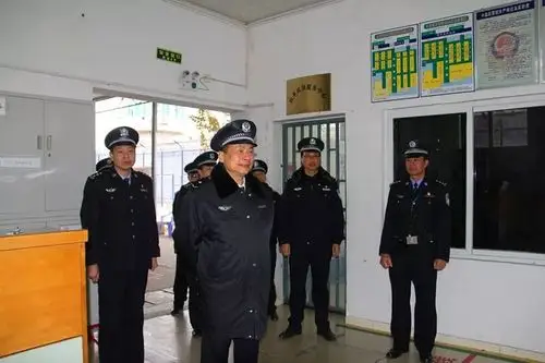中渡监狱李玉堃监狱长大年初六到监区调研