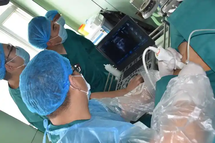 青海省人民医院在天上玛多开展包虫病诊疗巡回活动--介入超声篇(二)