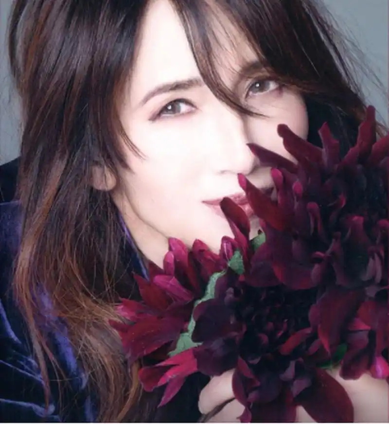 接受时光老去,但是我真的无法接受最后一组照片中工藤静香所呈现出来