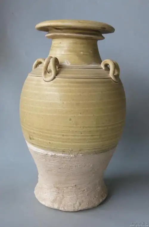 出土唐代黄釉大瓶