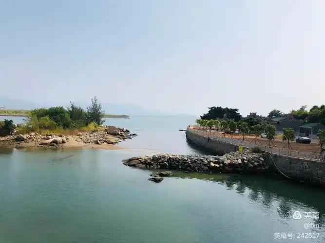 周末,方总放弃休息,带我去惠州南山烧香拜佛,去大亚湾十里银滩看海