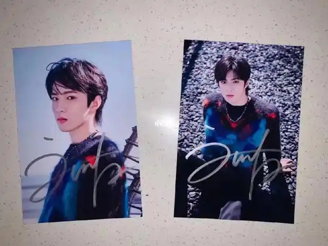 刘耀文lv大秀签名照