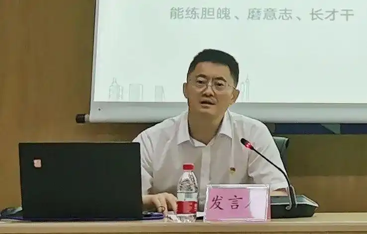 坪山区社区基层干部掀起学习贯彻市第七次党代会精神热潮