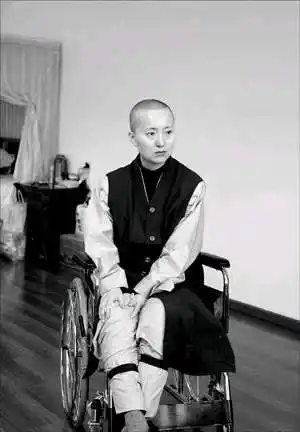 5月18日,陈晓旭 的遗体告别仪式在深圳举行.