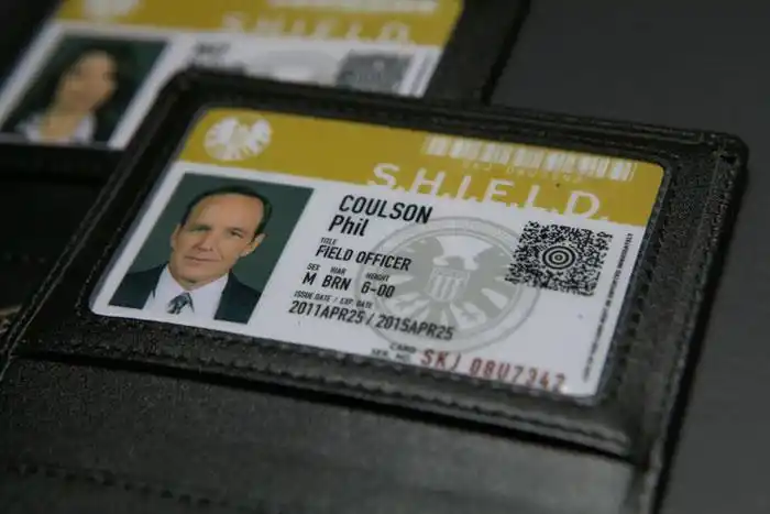 《神盾局特工》s.h.i.e.l.d.金属徽章卡包 真皮证件夹 个性定制款