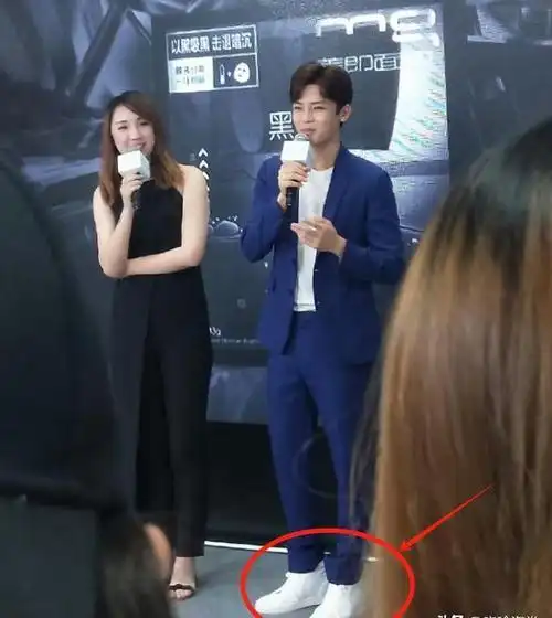 长得玉树临风,却输在"个子矮"上,这7位男星的身高太不懂事了