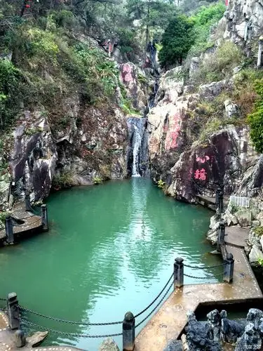 琼花山麓天心洞