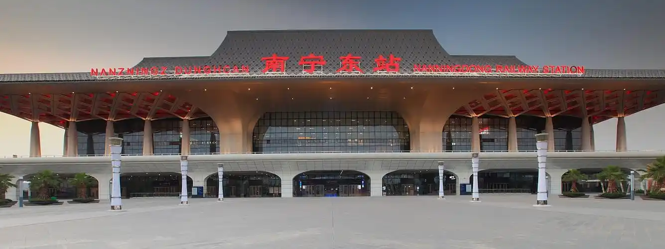 傍晚的南宁东站