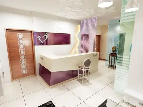 现代风格简洁美容院前台装修计图