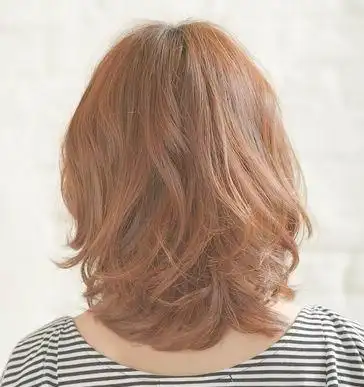 2020年女生长发纹理烫发型造型