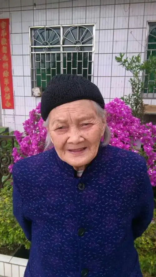 2017年1月9日3:45分一辈子记忆,慈祥的母亲永远地离开我们,愿天堂从此