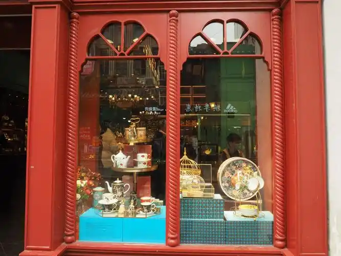 学拍橱窗交作业