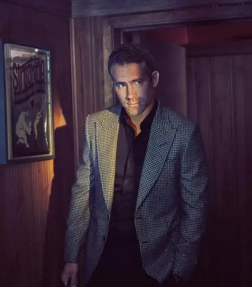 最逗趣的兄弟情:瑞安·雷诺兹私下"教唆"母亲去骂"雷神"chris|休·杰