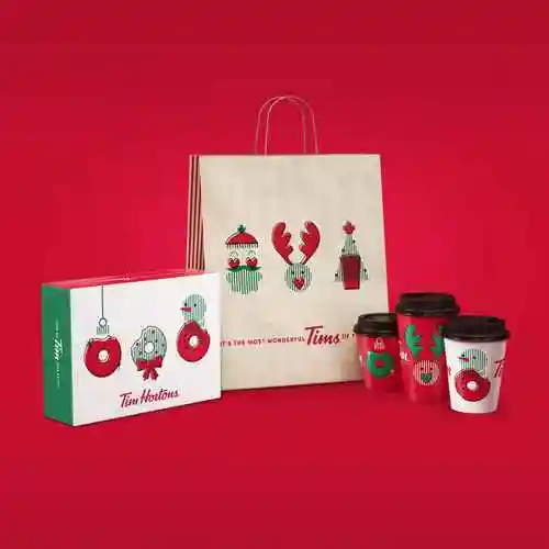 人士都在等着看世界咖啡品牌会为他们的节日杯子和咖啡包装设计什么