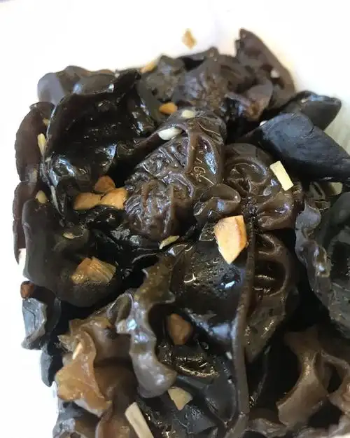 银杏树下捡书签做的清炒木耳