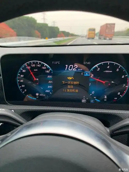 奔驰a200提示加机油问题普遍吗是否有烧机油通病