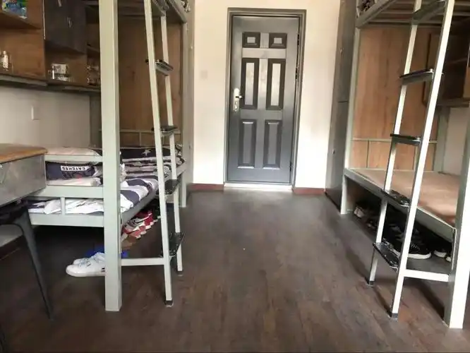 新鲜出炉的优秀三位一体寝室哟