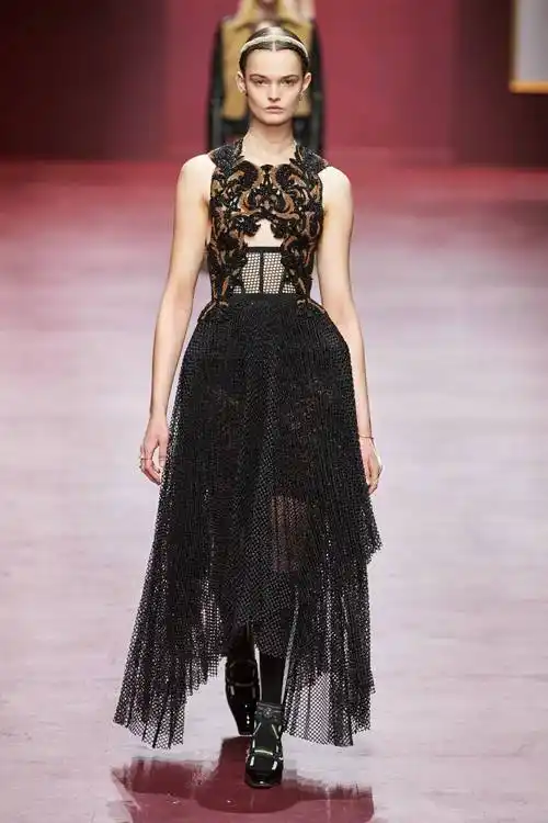 christian dior 2022秋冬系列_迪奥_茜娅_女性