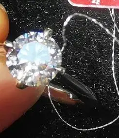 周大福1克拉钻石戒指