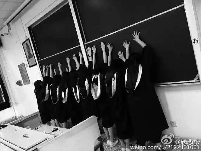 贵阳某高校上演恐怖惊悚毕业照 这创意给满分
