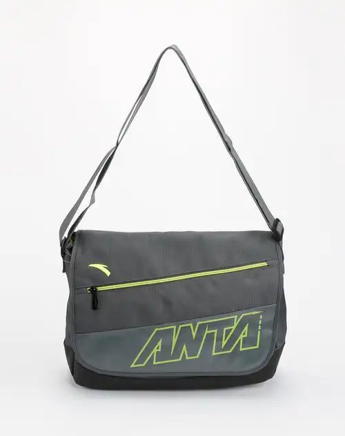 安踏anta男装专场-灰/果绿色印字斜挎包