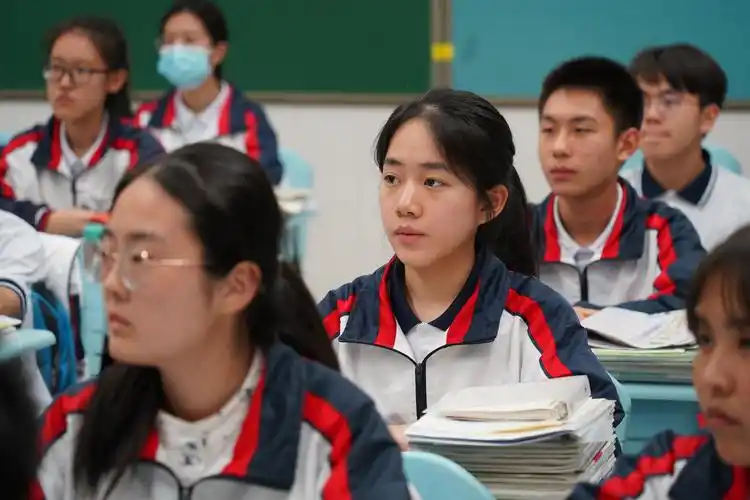 旧岁已展千重锦 新年再进百尺杆 | 广州市协和中学2021年春季开学教育