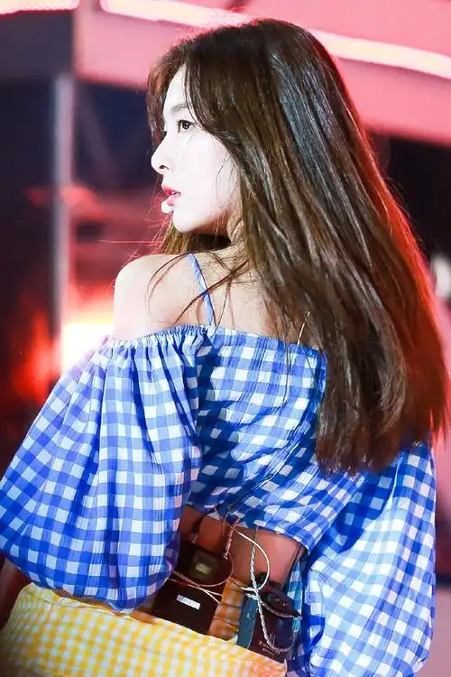 【姜涩琪】高清无水印1比1.5图片分享① -- 36张