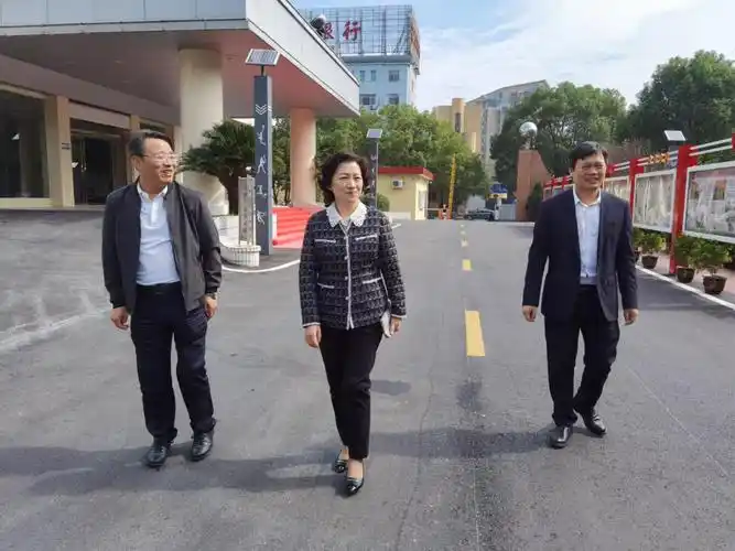 省教育厅领导莅临抚州市教育体育局视察指导工作