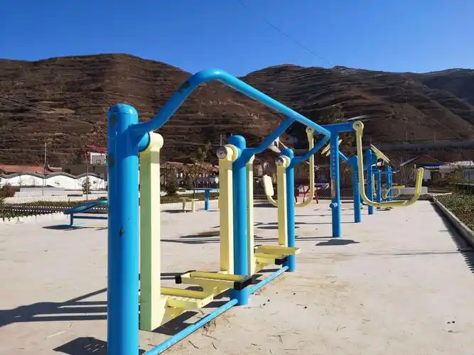 张家川县美丽的农村文化健身广场手机随拍