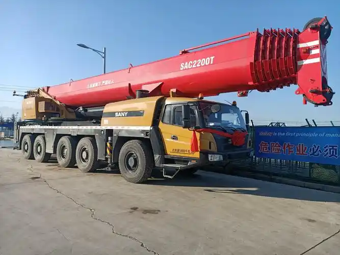 西安200吨吊车哪块有_附近桩工机械哪家好-陕西浩宇吊装搬运有限公司