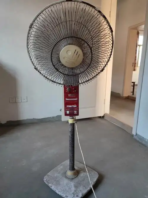 老古董80年代的骆驼电风扇