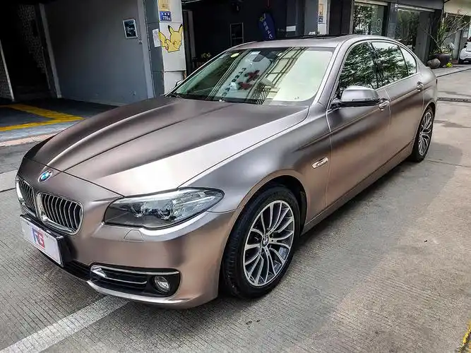 下面请欣赏宝马5系改色贴膜效果完美始于每一细节 精彩源于无限创意