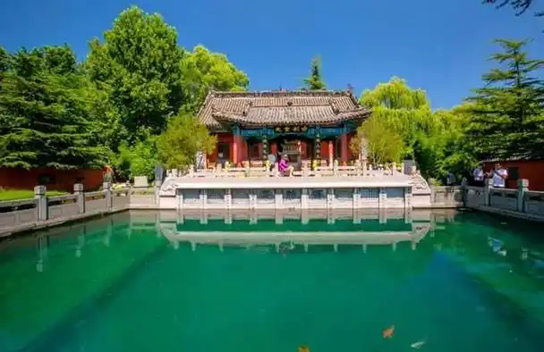 风景秀丽泉城济南十大旅游景点推荐:趵突泉,大明湖济南春日盛宴