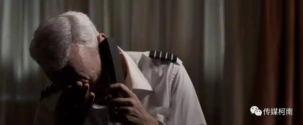 《萨利机长》:这个苦大愁深的"英雄"格外迷人