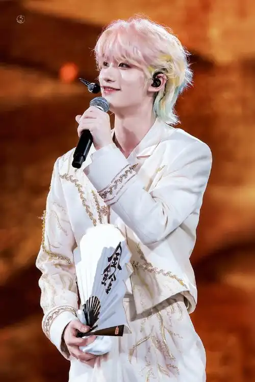 这是什么神仙颜值@时代少年团