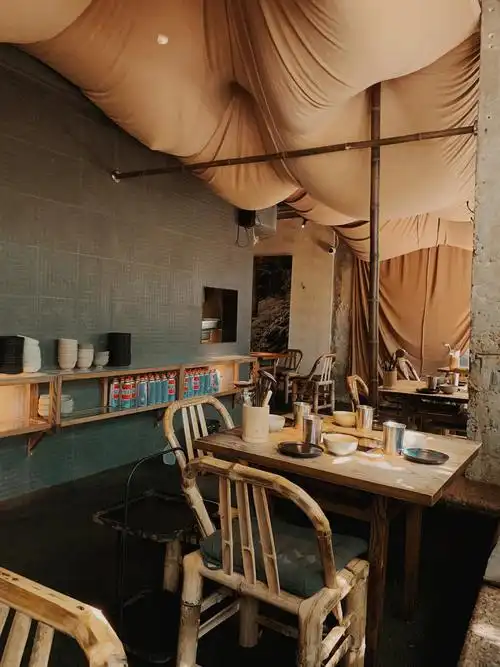 上海探店听说要排队一个月的时髦小餐馆